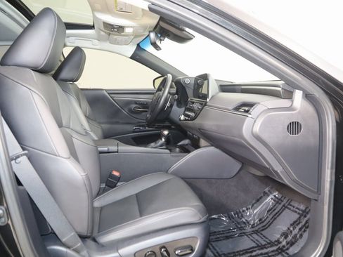 Used 2023 Lexus ES 300h w/ Premium Package image 12