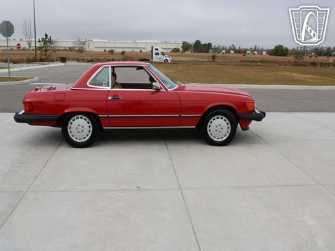 Used 1988 Mercedes-Benz 560 SL image 7