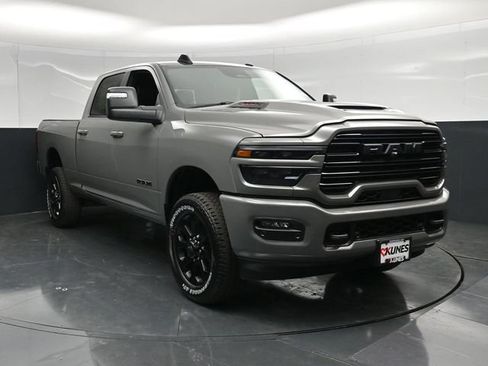 New 2026 RAM 2500 Laramie AWD/4WD image 4