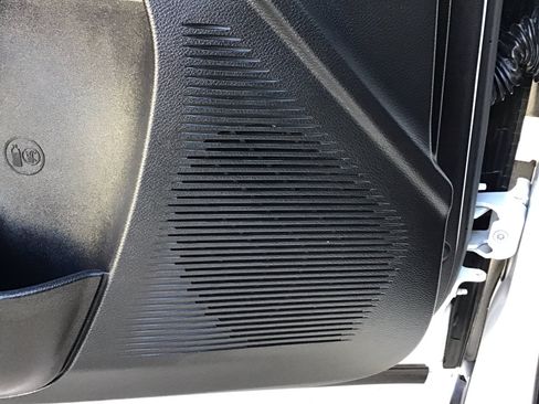 Used 2019 Dodge Challenger R/T RWD image 11
