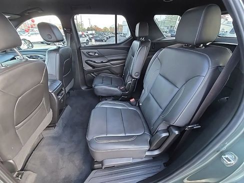 Used 2023 Chevrolet Traverse LT image 25