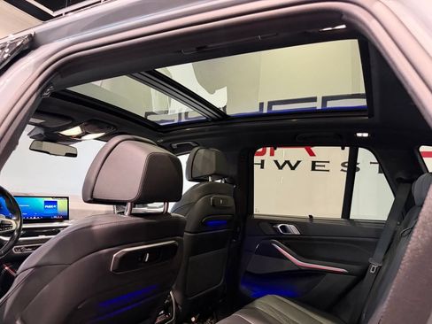 Used 2024 BMW X5 M60i AWD/4WD image 40