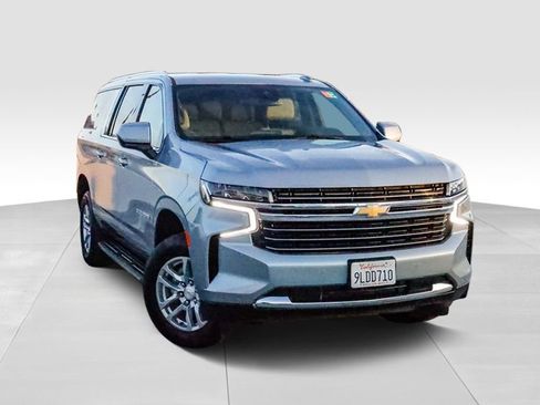 Used 2024 Chevrolet Suburban LT image 2