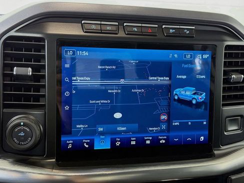 Used 2023 Ford F150 Lariat w/ Trailer Tow Package image 17