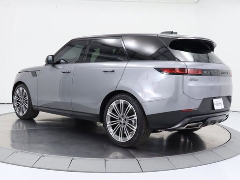 Used 2023 Land Rover Range Rover Sport SE image 3