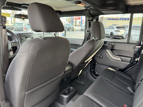 Used 2016 Jeep Wrangler Unlimited Sport w/ Connectivity Group image 28