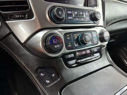 Used 2018 Chevrolet Suburban Premier image 29