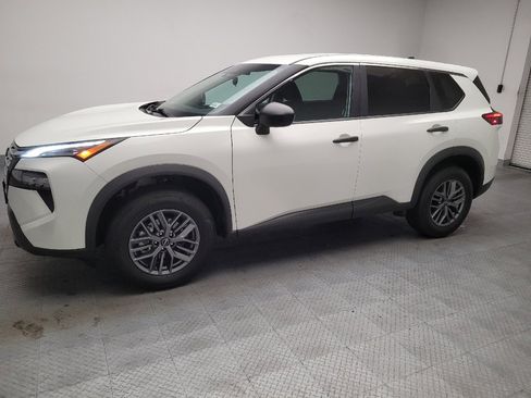 Used 2024 Nissan Rogue S FWD image 2