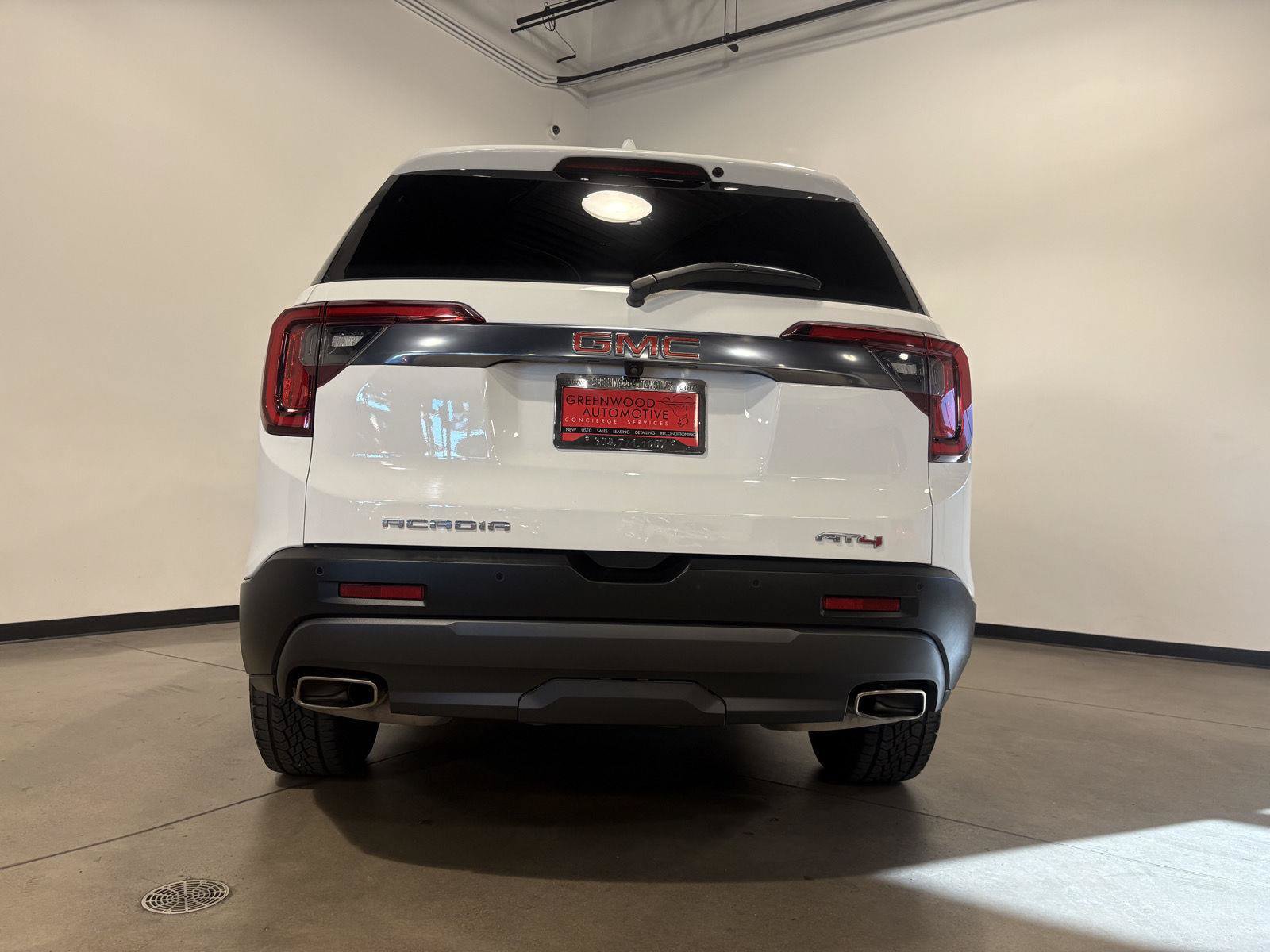 Used 2023 GMC Acadia AT4 w/ Technology Package AWD/4WD image 4