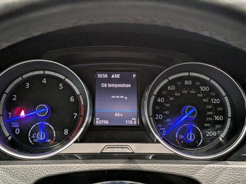 Used 2017 Volkswagen Golf R 4-Door image 11