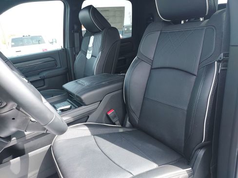 New 2026 RAM 2500 Limited AWD/4WD image 17