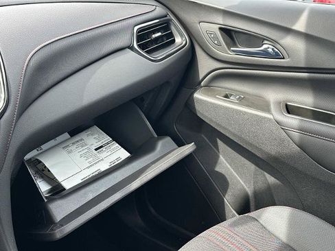 Certified 2024 Chevrolet Equinox RS FWD image 33