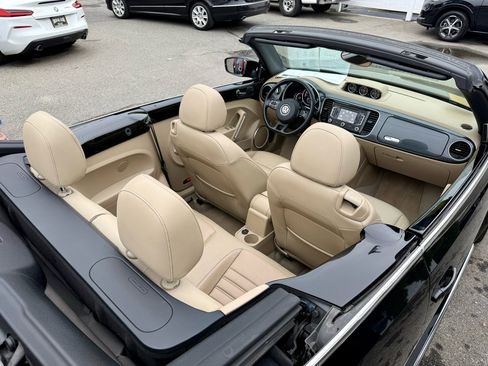 Used 2014 Volkswagen Beetle R-Line image 17