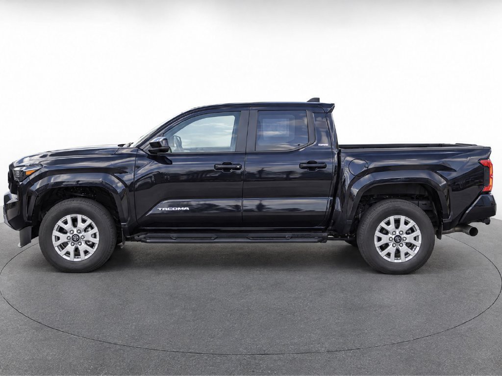 Used 2025 Toyota Tacoma SR5 AWD/4WD image 2