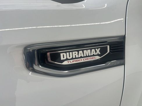Used 2025 GMC Sierra 1500 AT4 w/ AT4 Premium Package AWD/4WD image 40