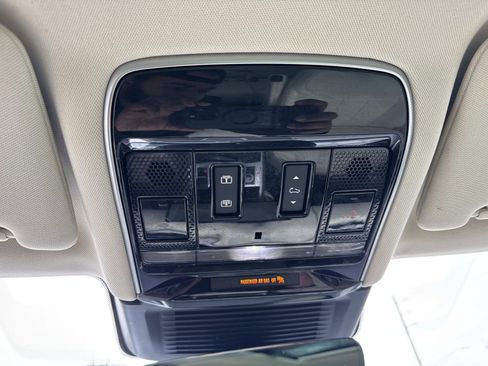 Certified 2023 Land Rover Range Rover SE image 28