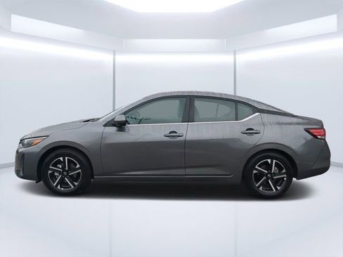 Used 2025 Nissan Sentra SV image 6