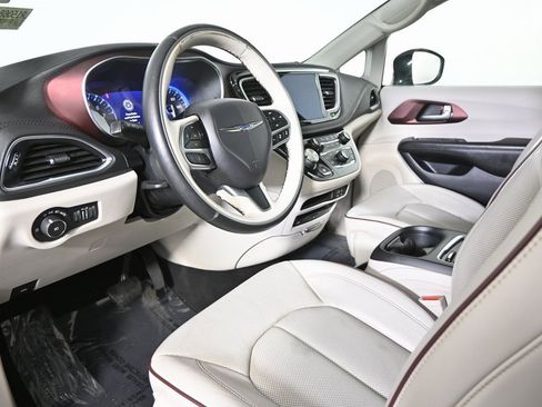 Used 2020 Chrysler Pacifica Limited w/ Advanced Safetytec Group image 25