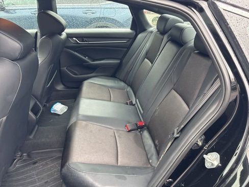 Used 2018 Honda Accord Sport image 10