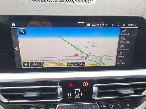 Used 2021 BMW 330i Sedan w/ M Sport Package image 17