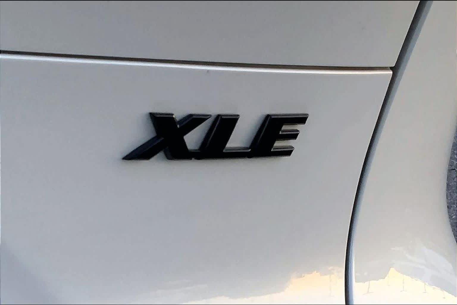 Used 2024 Toyota Venza Nightshade AWD/4WD image 9