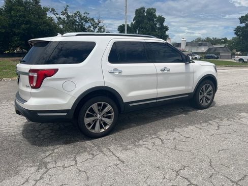 Used 2018 Ford Explorer Limited AWD/4WD image 3