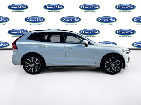 Used 2022 Volvo XC60 B5 Momentum w/ Protection Package Premier FWD image 8