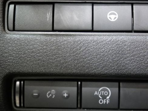 Used 2023 Nissan Rogue SV image 14