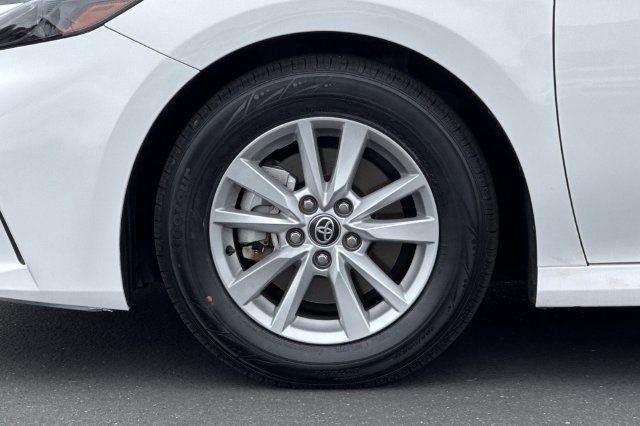 Used 2025 Toyota Camry LE FWD image 28
