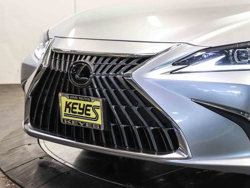 Used 2024 Lexus ES 350 w/ Premium Package FWD image 8