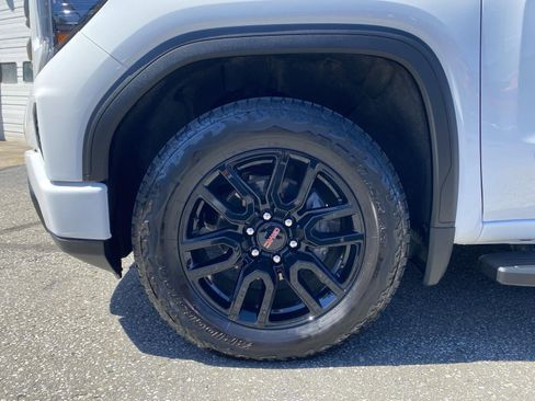 Certified 2025 GMC Sierra 1500 Elevation w/ Preferred Package AWD/4WD image 11