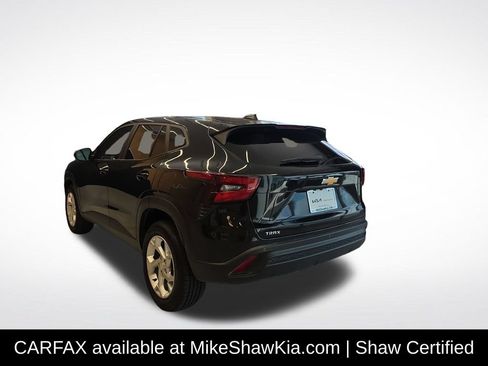 Used 2024 Chevrolet Trax LS w/ LS Convenience Package FWD image 4