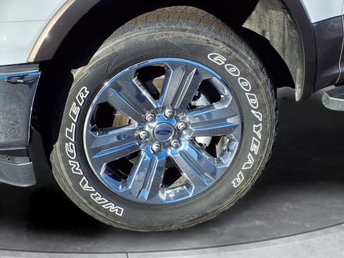 Used 2020 Ford F150 Lariat w/ Equipment Group 502A Luxury image 27