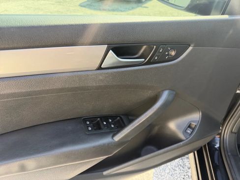 Used 2014 Volkswagen Passat 2.5 S FWD image 9