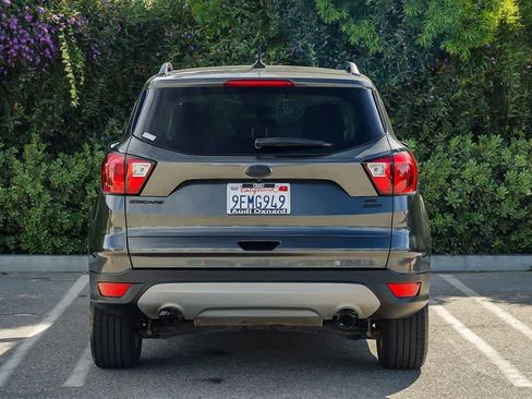 Used 2019 Ford Escape SEL image 5