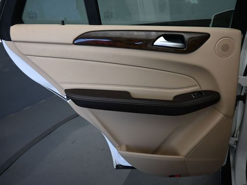 Used 2016 Mercedes-Benz GLE 350 4MATIC image 32