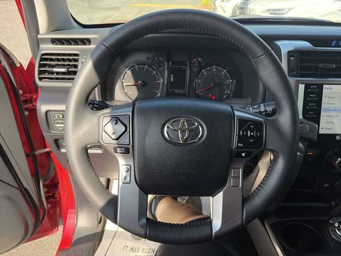 Used 2021 Toyota 4Runner SR5 Premium w/ Moonroof Package AWD/4WD image 11