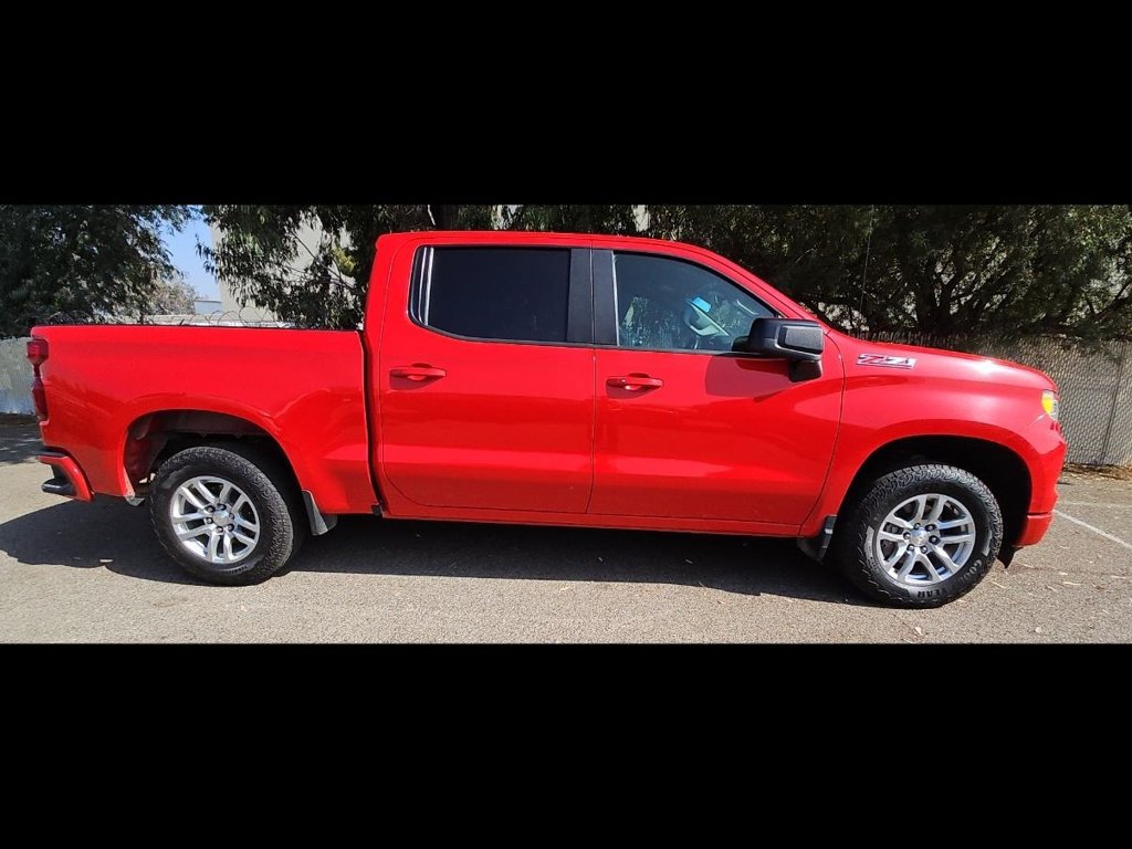 Used 2022 Chevrolet Silverado 1500 RST w/ Z71 Off-Road Package AWD/4WD image 2