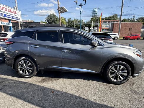 Used 2018 Nissan Murano SV AWD/4WD image 3