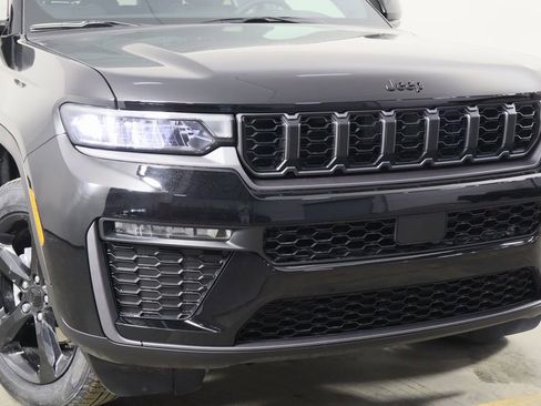 New 2026 Jeep Grand Cherokee Limited AWD/4WD image 42