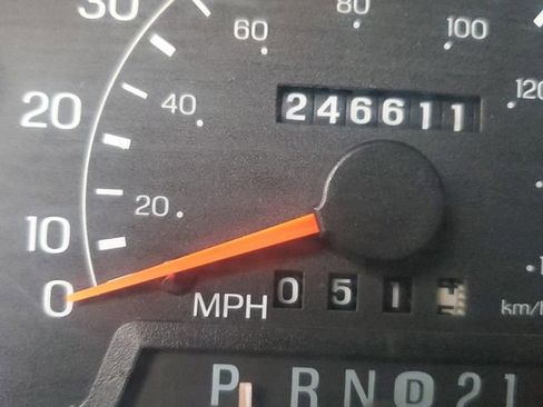 Used 2001 Ford Excursion XLT RWD image 26