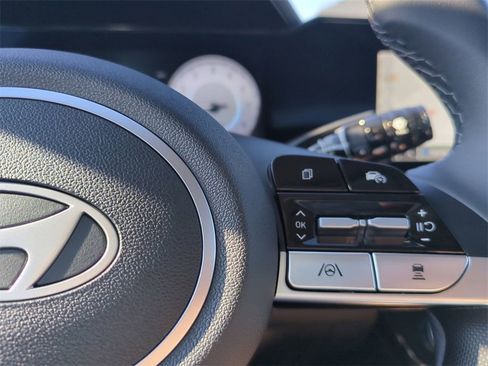 New 2026 Hyundai Elantra Limited image 32