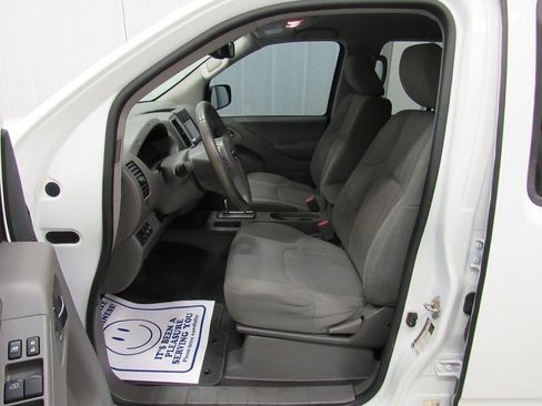 Used 2019 Nissan Frontier SV w/ Value Truck Package AWD/4WD image 37