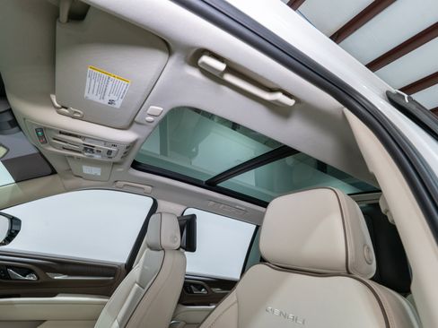 Used 2023 GMC Yukon XL Denali w/ Denali Reserve Package image 17