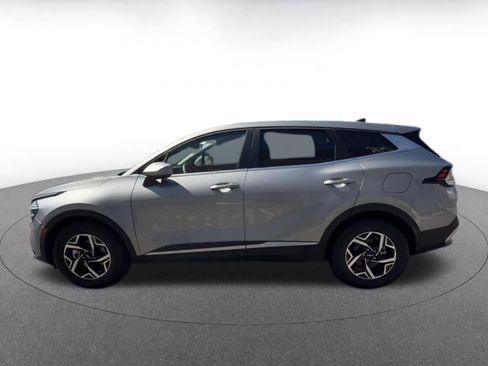 Used 2025 Kia Sportage LX FWD image 9