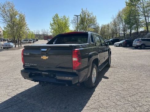 Used 2012 Chevrolet Avalanche LT w/ Suspension Package, Off-Road AWD/4WD image 5
