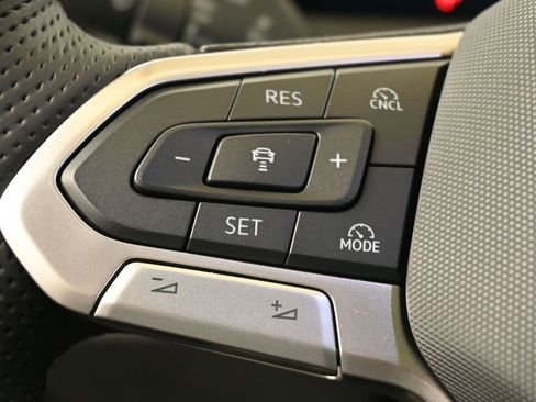 New 2026 Volkswagen Tiguan SE R-Line image 27