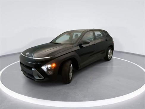 Used 2026 Hyundai Kona SE image 8