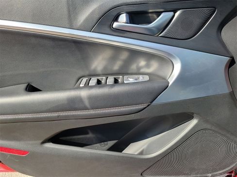 Used 2023 Genesis G70 2.0T image 15