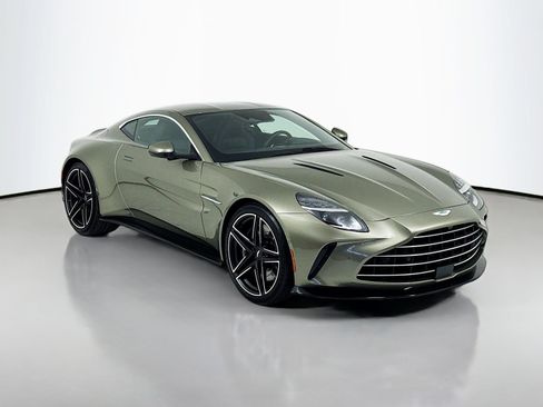 Used 2025 Aston Martin V8 Vantage Coupe RWD image 1